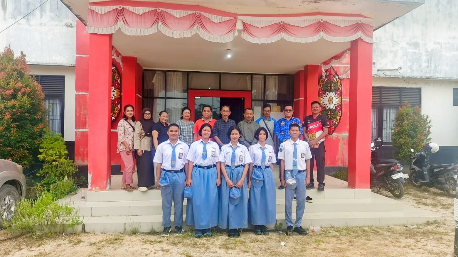 CAMAT LEPAS SISWA-SISWI TERBAIK UNTUK PASKIBRAKA TINGKAT KABUPATEN KATINGAN  TAHUN 2026